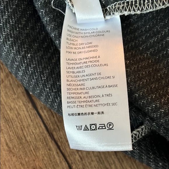 Maeve Black and White Textured Knit Sleeveless V Neck Blouse - Size Small - Picture 13 of 13